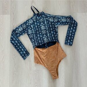 Billabong Blue Patterned Top and Orange Bottom  Spring suit